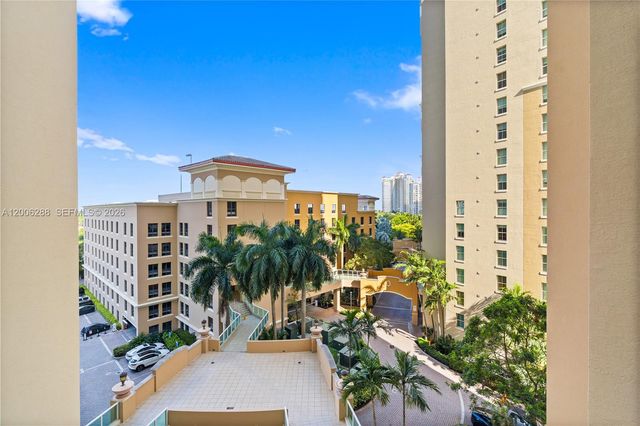 3330 NE 190th Street 712, Aventura, FL 33180