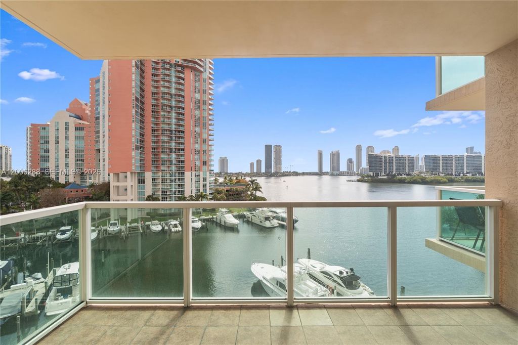 3330 NE 190th Street 712, Aventura, FL 33180