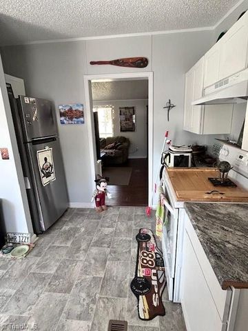 4430 Effie Lane, Walkertown, NC 27051