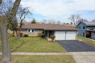 76 Grange Road, Elk Grove Village, IL 60007