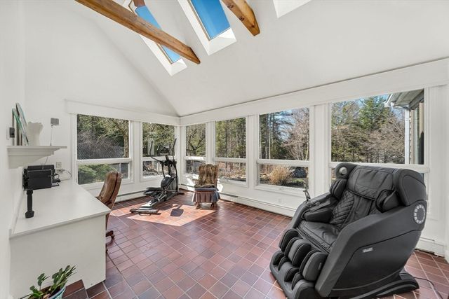 39 Kings Grant Rd, Weston, MA 02493