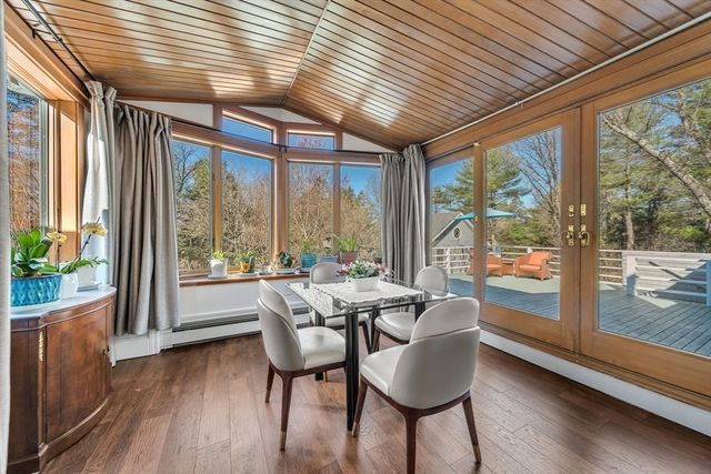 39 Kings Grant Rd, Weston, MA 02493