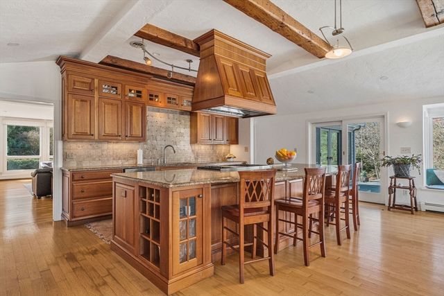 39 Kings Grant Rd, Weston, MA 02493