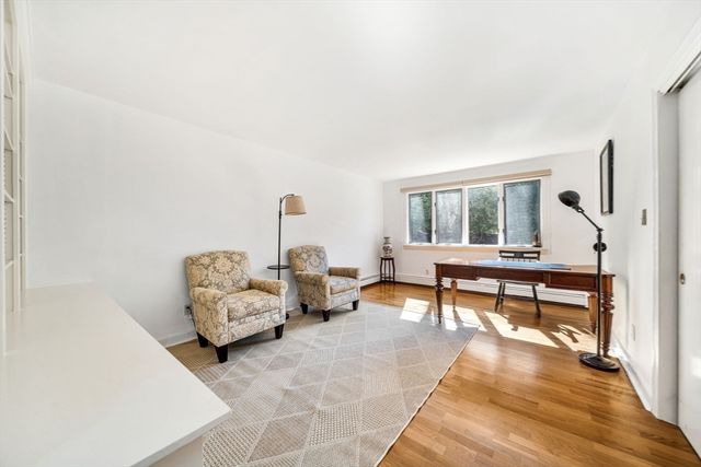 39 Kings Grant Rd, Weston, MA 02493