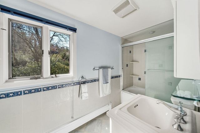 39 Kings Grant Rd, Weston, MA 02493