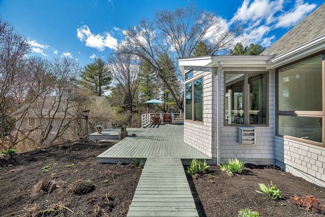 39 Kings Grant Rd, Weston, MA 02493
