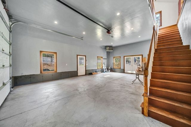 39 Kings Grant Rd, Weston, MA 02493