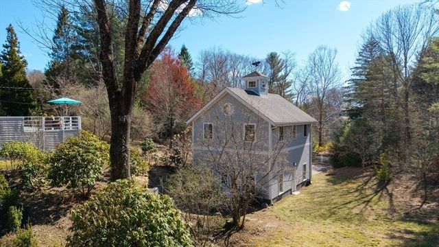 39 Kings Grant Rd, Weston, MA 02493