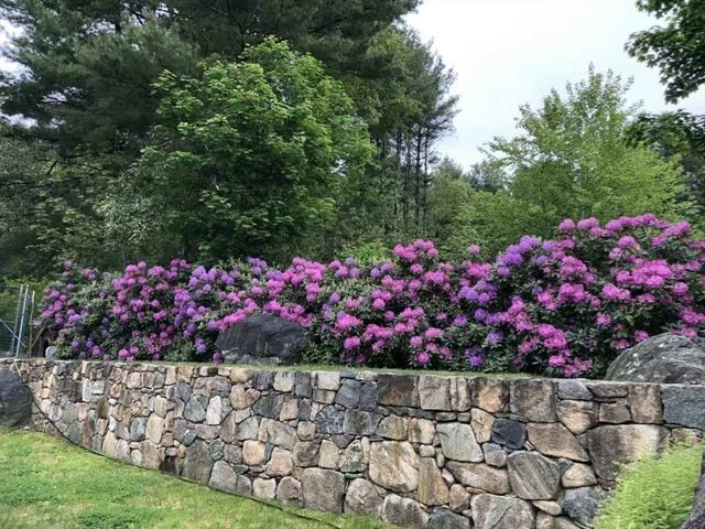 39 Kings Grant Rd, Weston, MA 02493