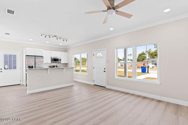 2204 E 8th Street, Panama City, FL 32401