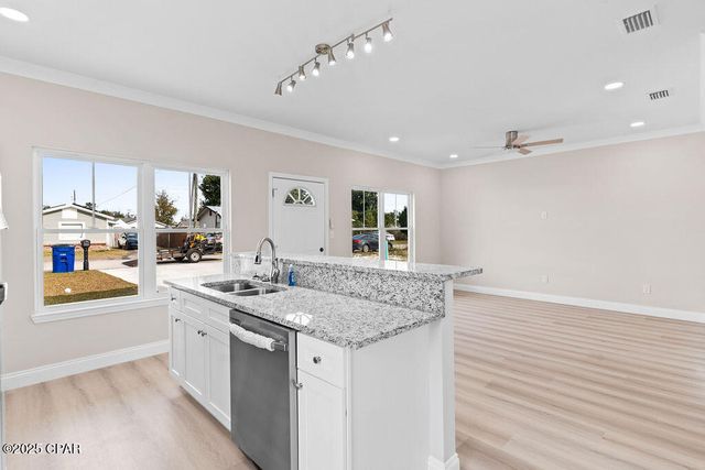 2204 E 8th Street, Panama City, FL 32401