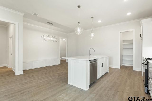 7177 Alexander, Tyler, TX 75707