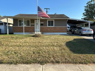 555 Kirkwood Drive, West Jefferson, OH 43162