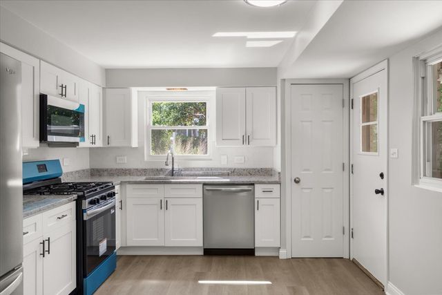 1702 N Drury Lane, Arlington Heights, IL 60004