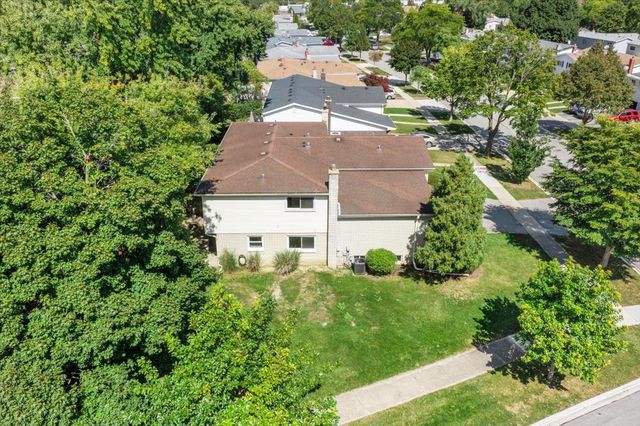 1702 N Drury Lane, Arlington Heights, IL 60004