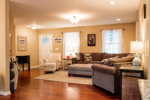 905 N Pheasant Court, Vincennes, IN 47591