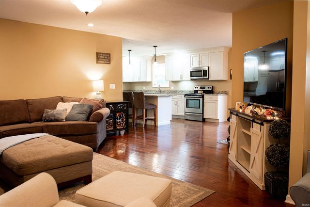 905 N Pheasant Court, Vincennes, IN 47591