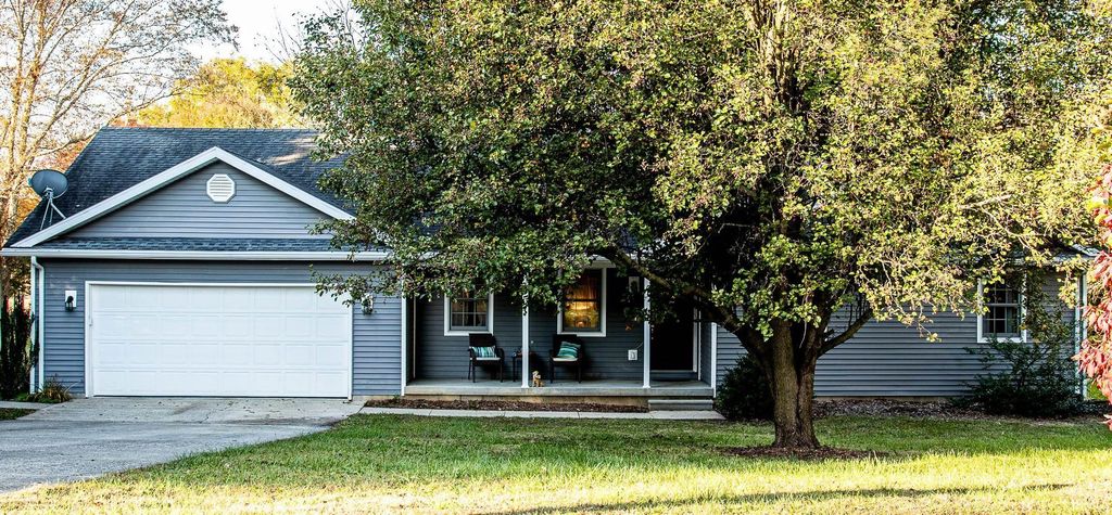 905 N Pheasant Court, Vincennes, IN 47591