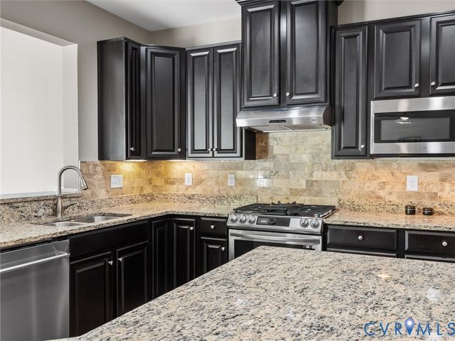 9817 Harvest Honey Rd, Mechanicsville, VA 23116
