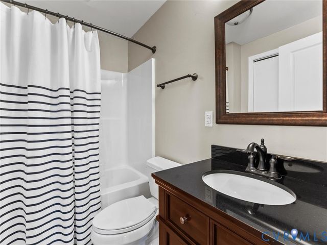 9817 Harvest Honey Rd, Mechanicsville, VA 23116