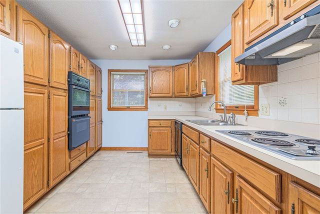 10 Joanth Terrace, Westerly, RI 02891