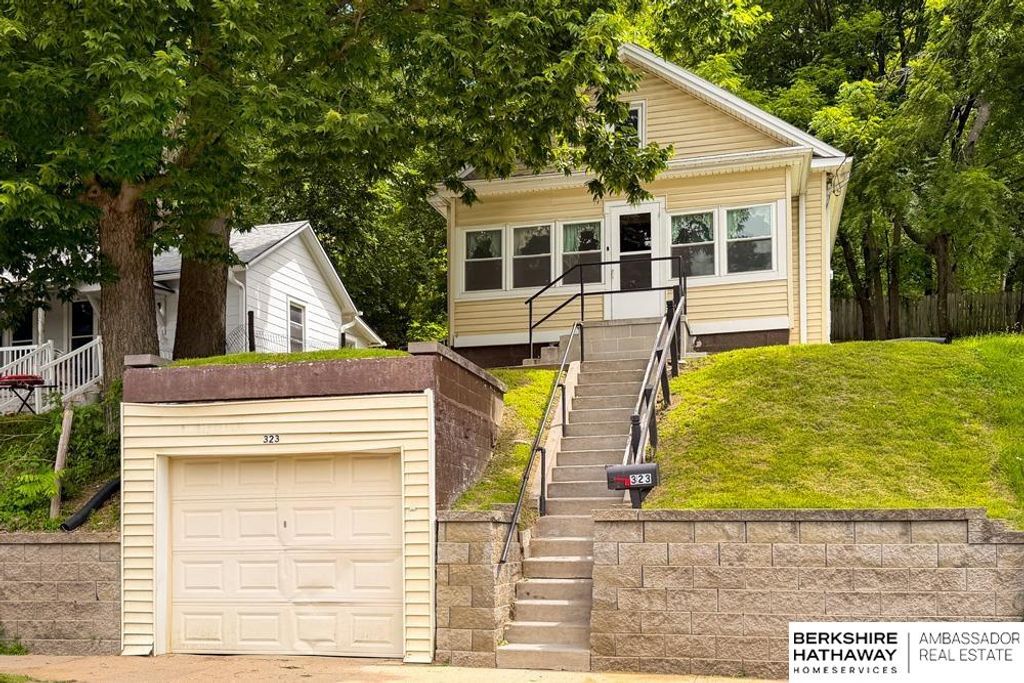 323 Benton Street, Council Bluffs, IA 51503