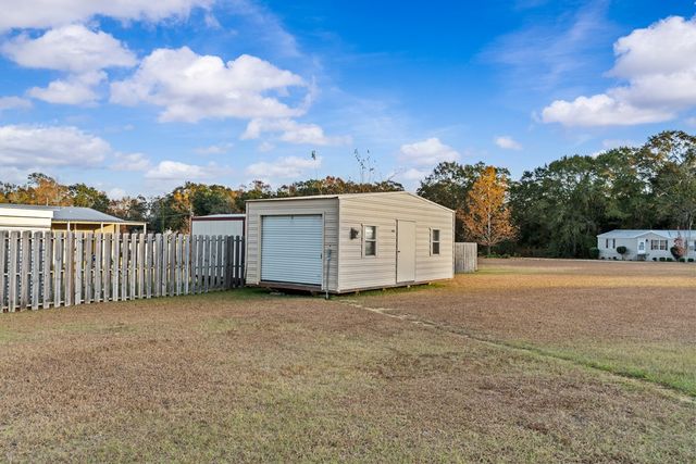 200 Apricot Drive, Headland, AL 36345