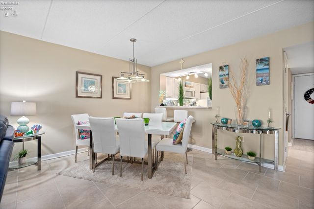 42 Marina Point Drive, Sandusky, OH 44870