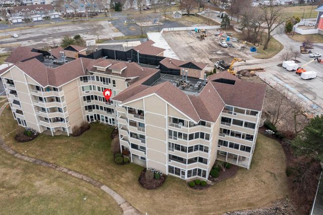 42 Marina Point Drive, Sandusky, OH 44870