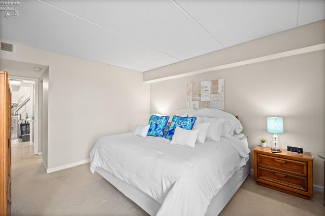 42 Marina Point Drive, Sandusky, OH 44870