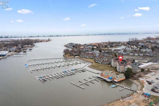 42 Marina Point Drive, Sandusky, OH 44870