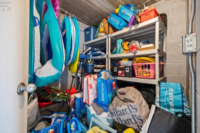 42 Marina Point Drive, Sandusky, OH 44870