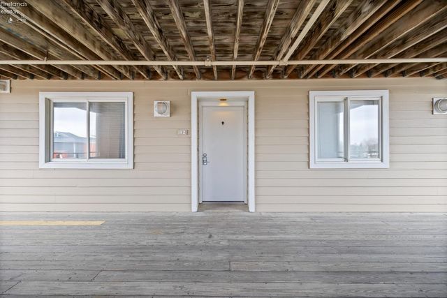 42 Marina Point Drive, Sandusky, OH 44870