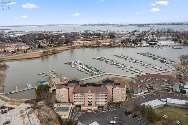 42 Marina Point Drive, Sandusky, OH 44870