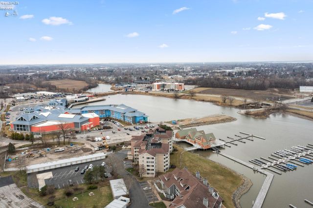 42 Marina Point Drive, Sandusky, OH 44870