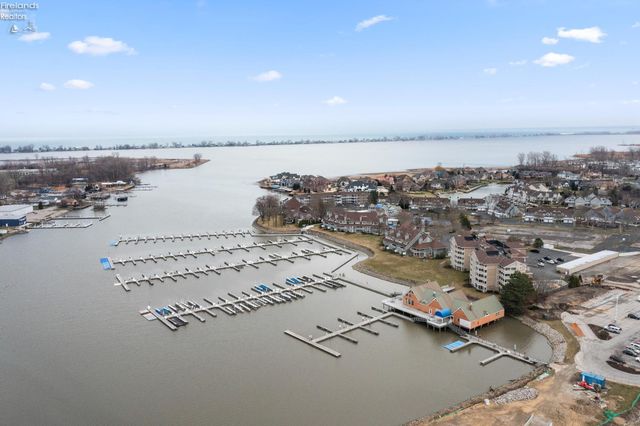 42 Marina Point Drive, Sandusky, OH 44870