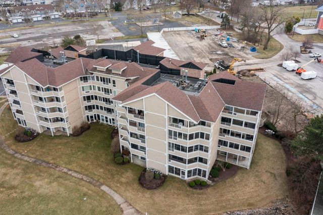 42 Marina Point Drive, Sandusky, OH 44870