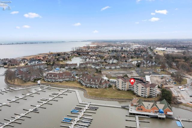 42 Marina Point Drive, Sandusky, OH 44870