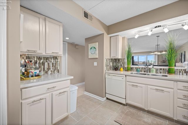 42 Marina Point Drive, Sandusky, OH 44870