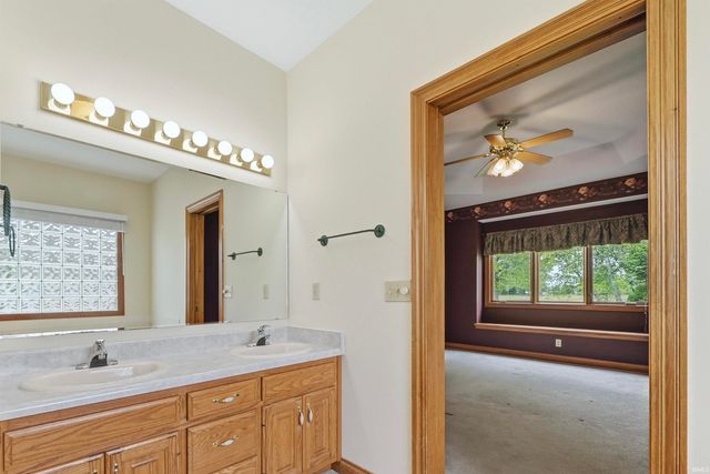 8215 Killeen Run, Fort Wayne, IN 46835