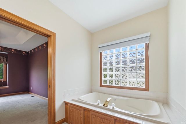 8215 Killeen Run, Fort Wayne, IN 46835