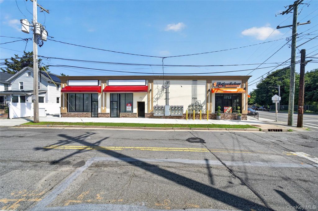 281 Clinton Street, Hempstead, NY 11550 — photo 4