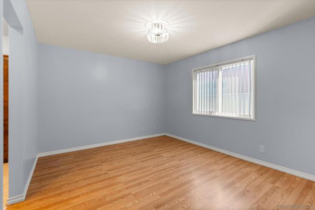 11518 205th St, Lakewood, CA 90715