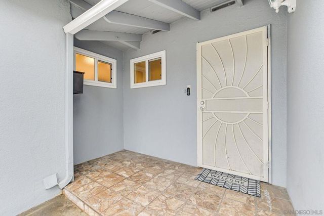 11518 205th St, Lakewood, CA 90715