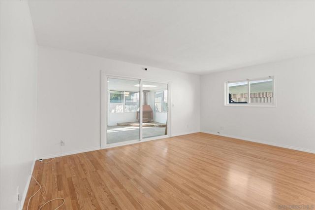 11518 205th St, Lakewood, CA 90715