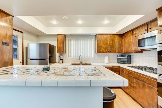 11518 205th St, Lakewood, CA 90715