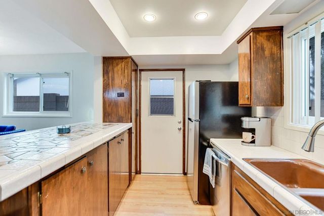 11518 205th St, Lakewood, CA 90715