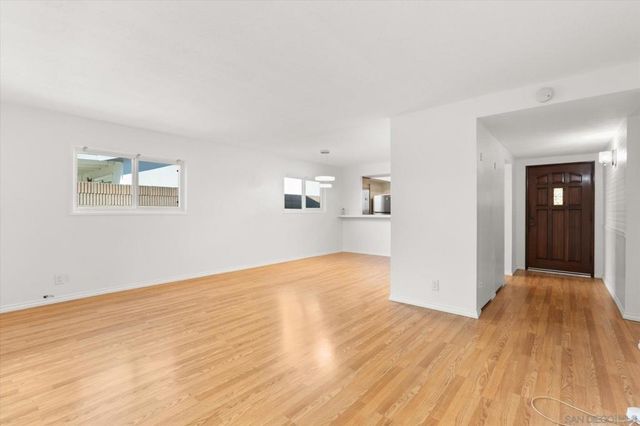 11518 205th St, Lakewood, CA 90715