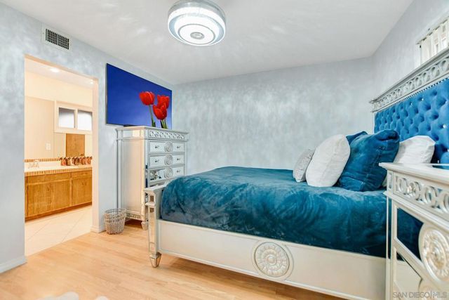 11518 205th St, Lakewood, CA 90715