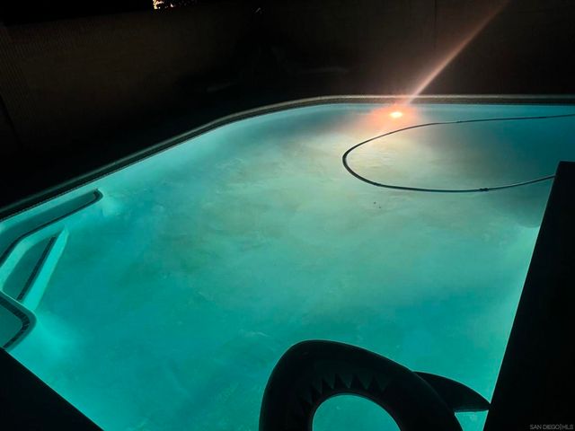 11518 205th St, Lakewood, CA 90715